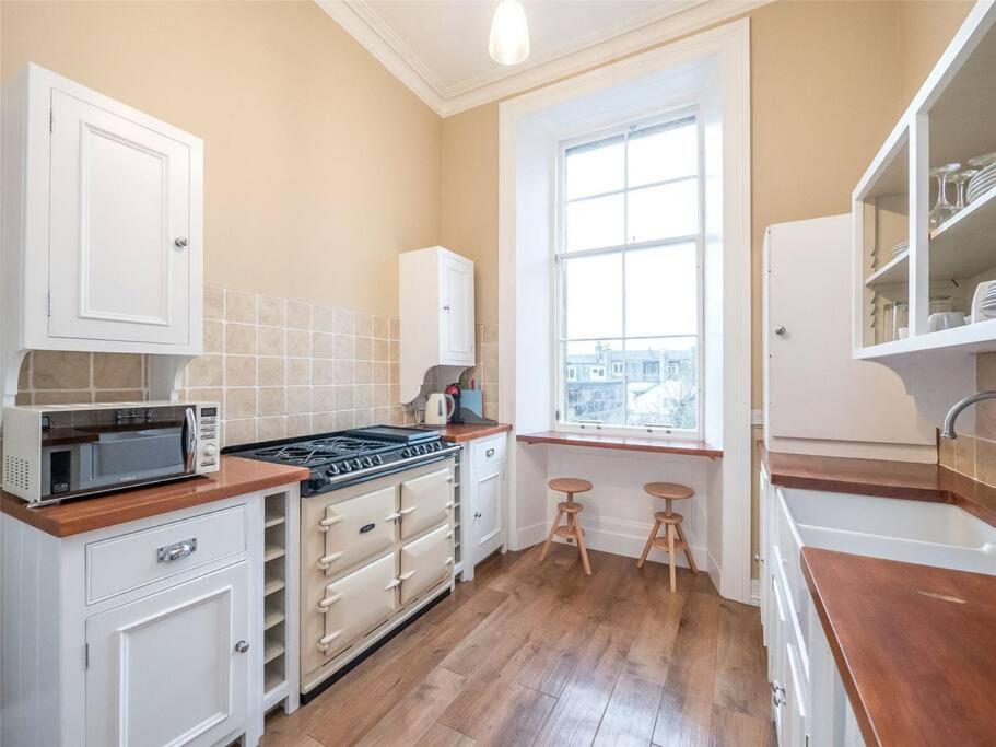 Beautiful & Bright 2 Bed Flat Murrayfield Edinburgh Ngoại thất bức ảnh